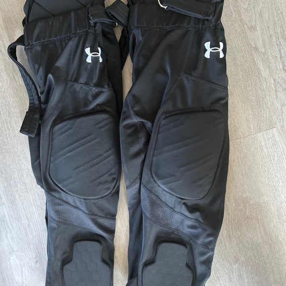 Under Armour 2023 Youth Gameday Integrated Football Pants-Youth Large 2 Pairs - Picture 1 of 6